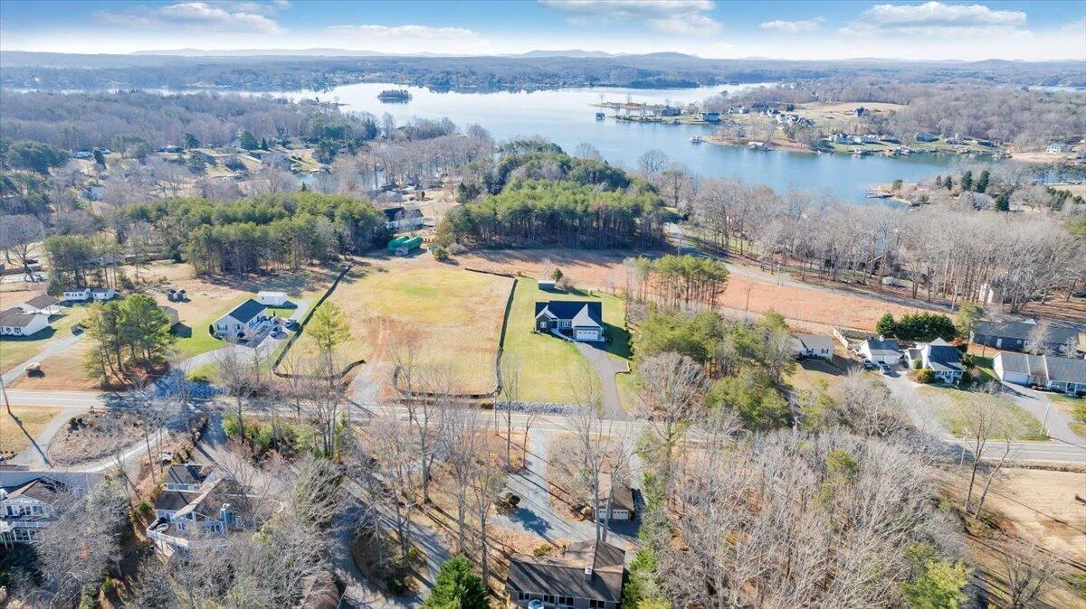 6340 Scruggs RD - Photo 32