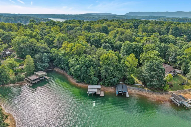 103 White Oak CIR, Moneta, VA, 24121