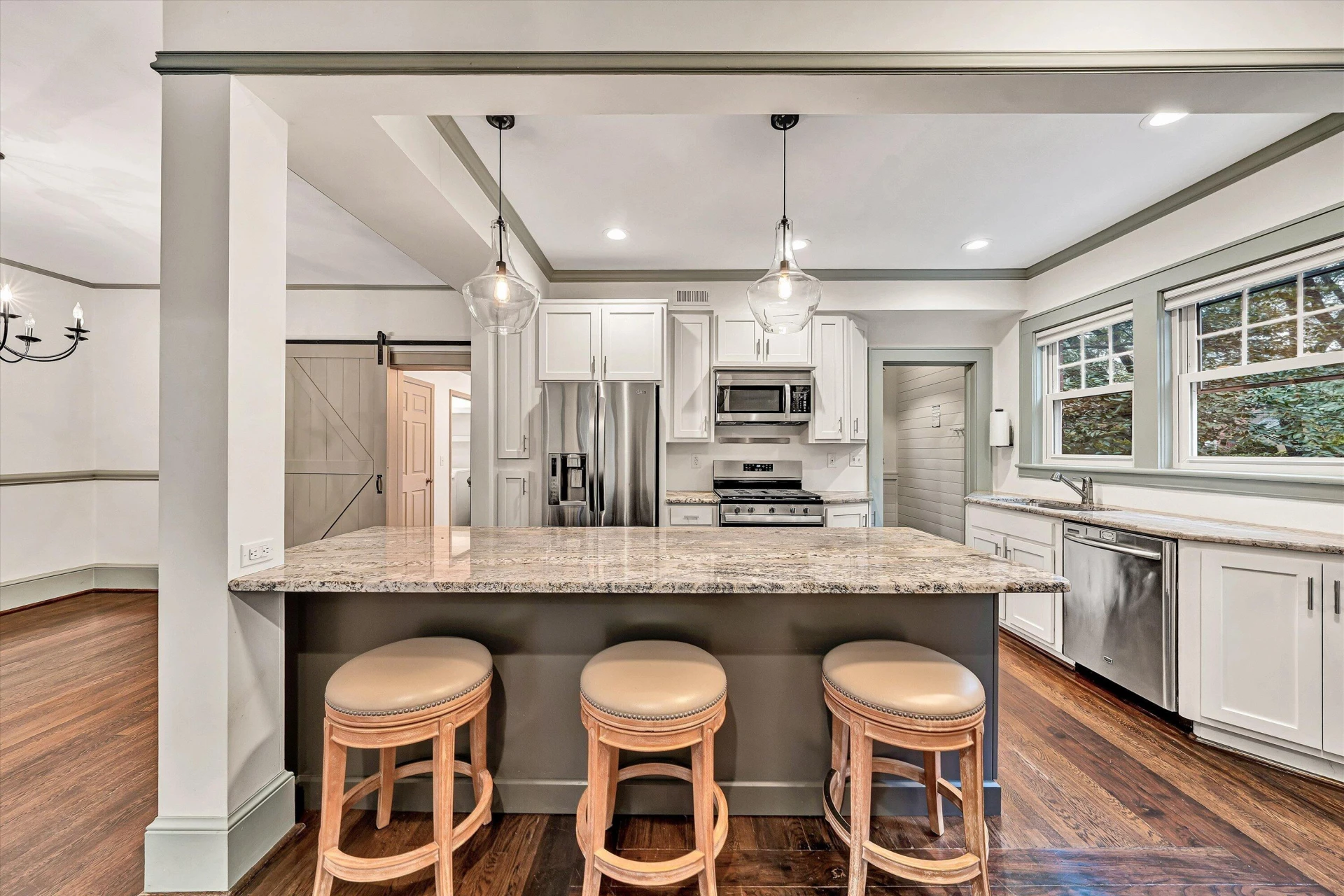 1516 Sherwood AVE SW - Photo 12