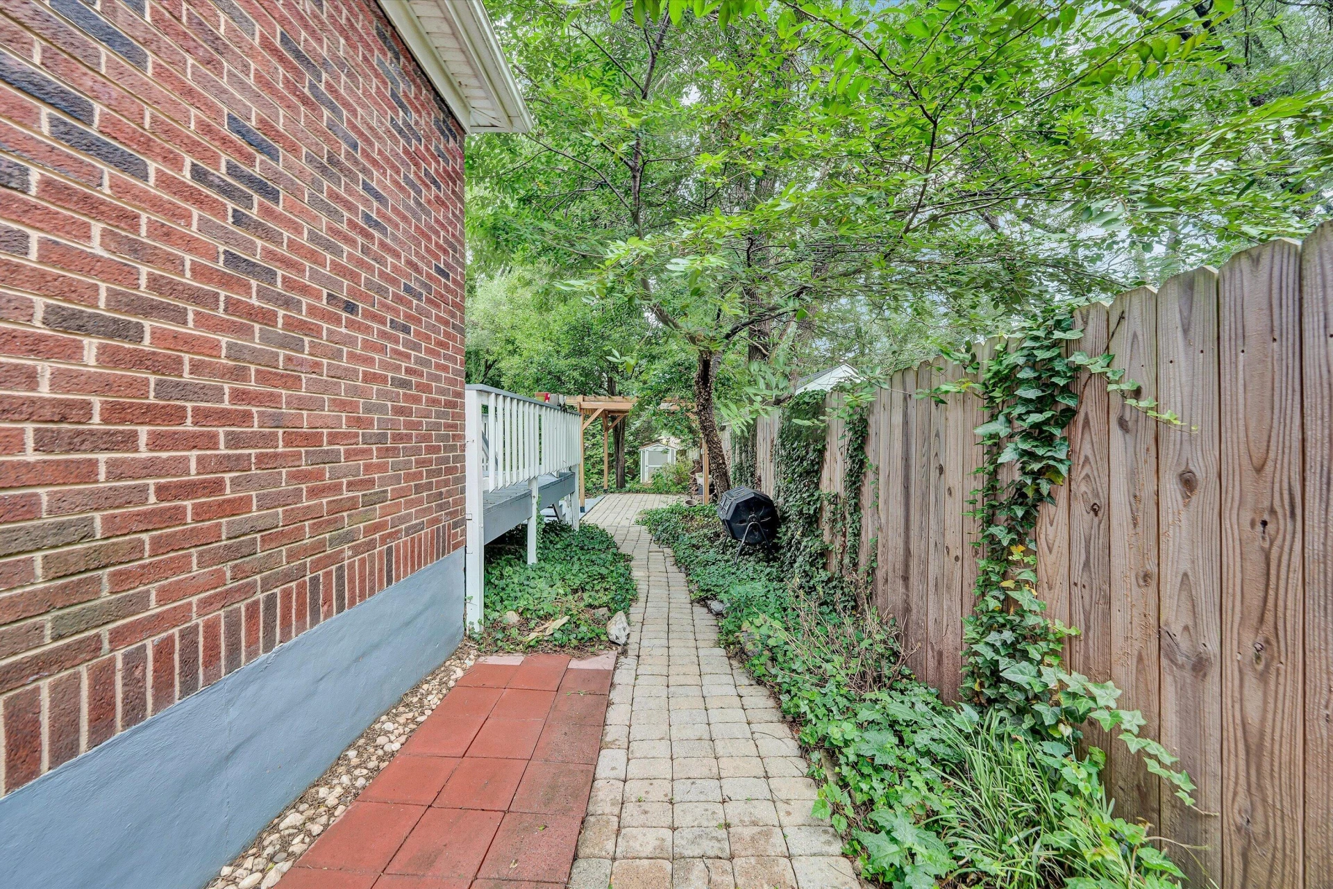 1516 Sherwood AVE SW - Photo 41