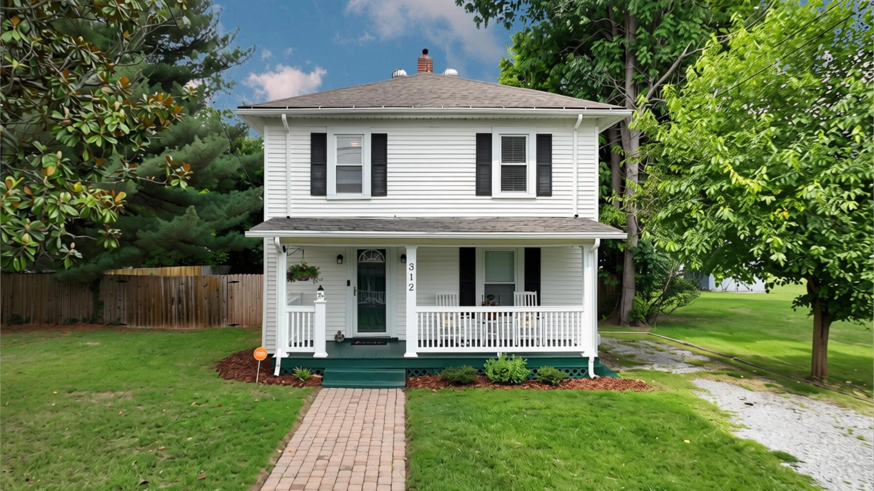 312 LAKEHURST AVE