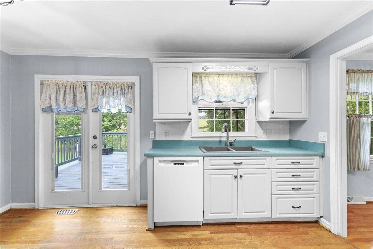 3755 Kentland DR - Photo 11