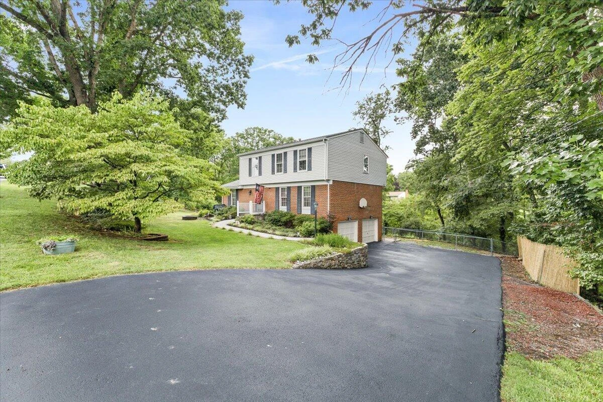 3755 Kentland DR - Photo 3