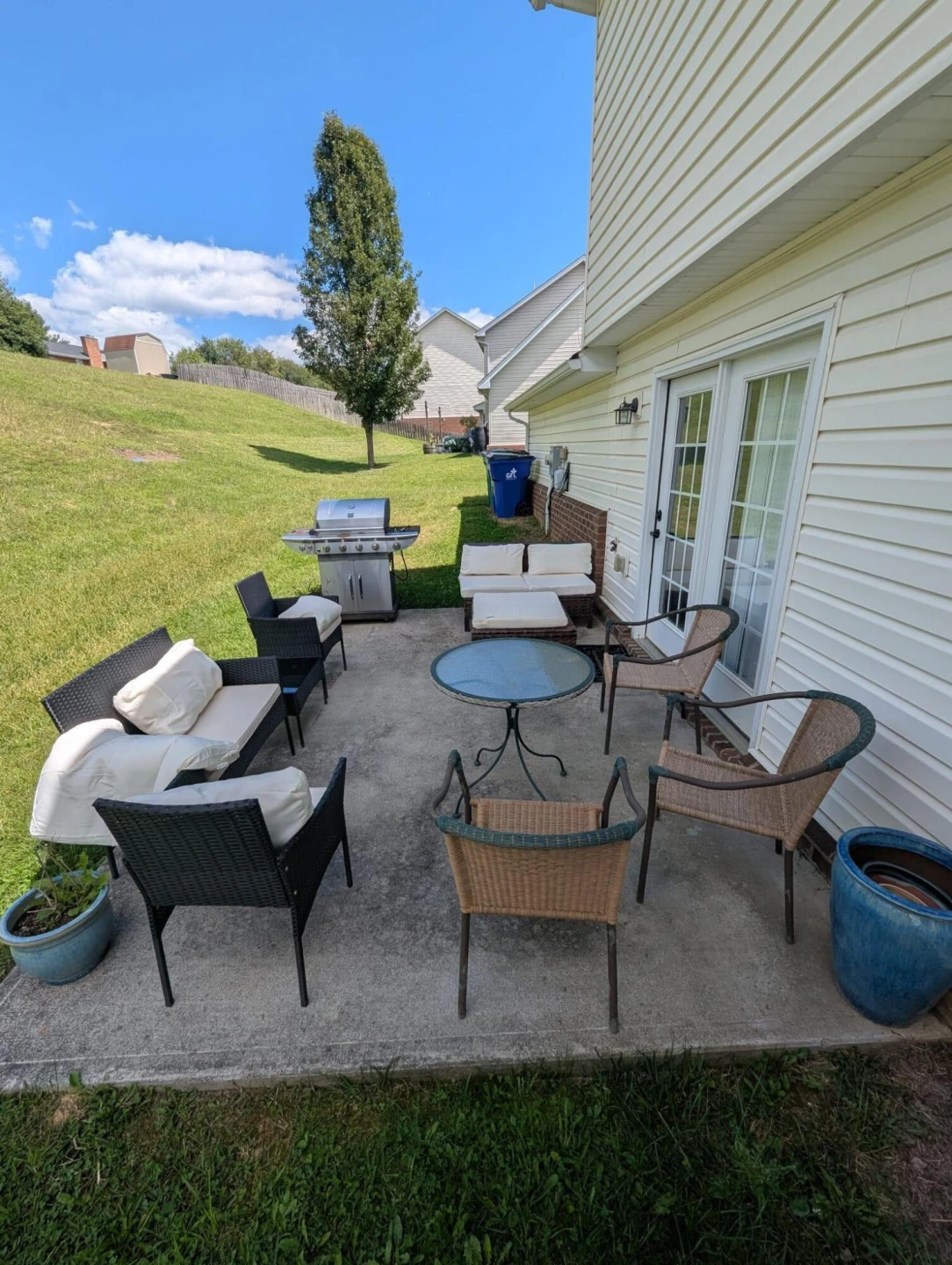 515 Windsor DR NW - Photo 3