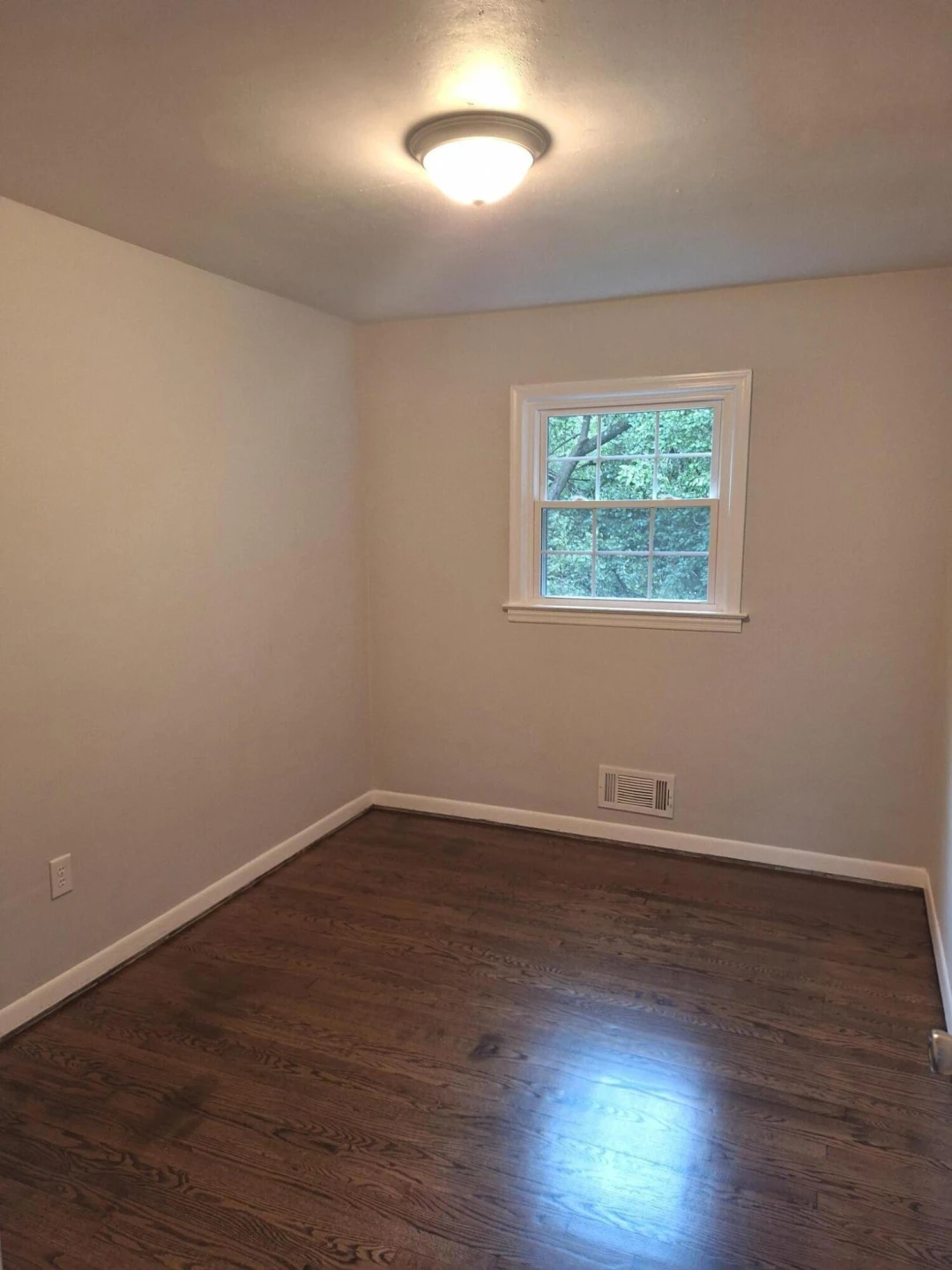 4034 Maine AVE NW - Photo 18