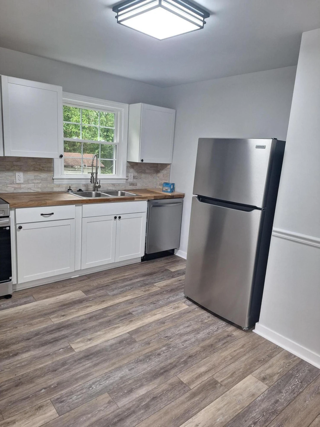4034 Maine AVE NW - Photo 8