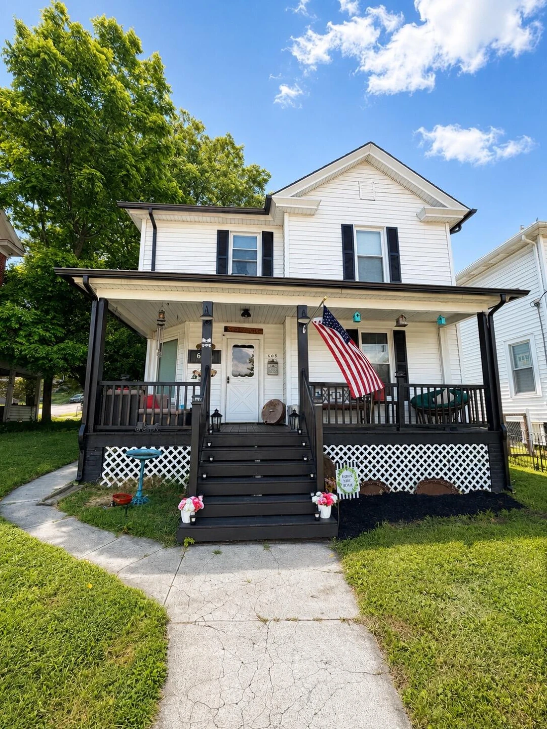 605 Brussels AVE - Photo 2