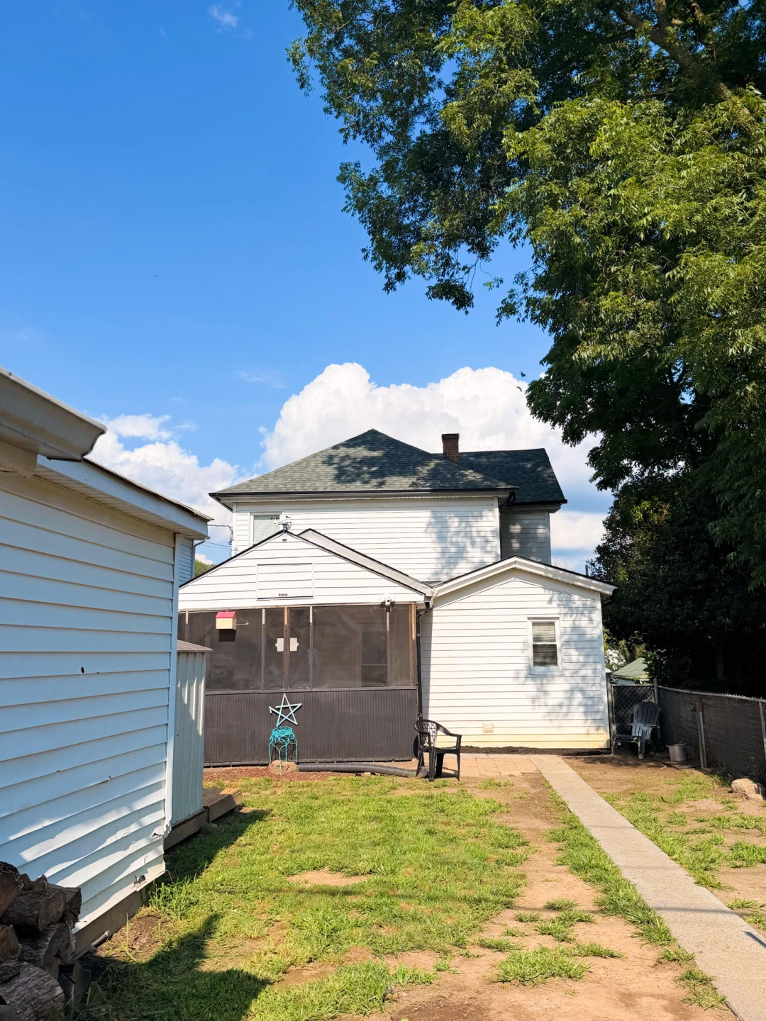 605 Brussels AVE - Photo 44