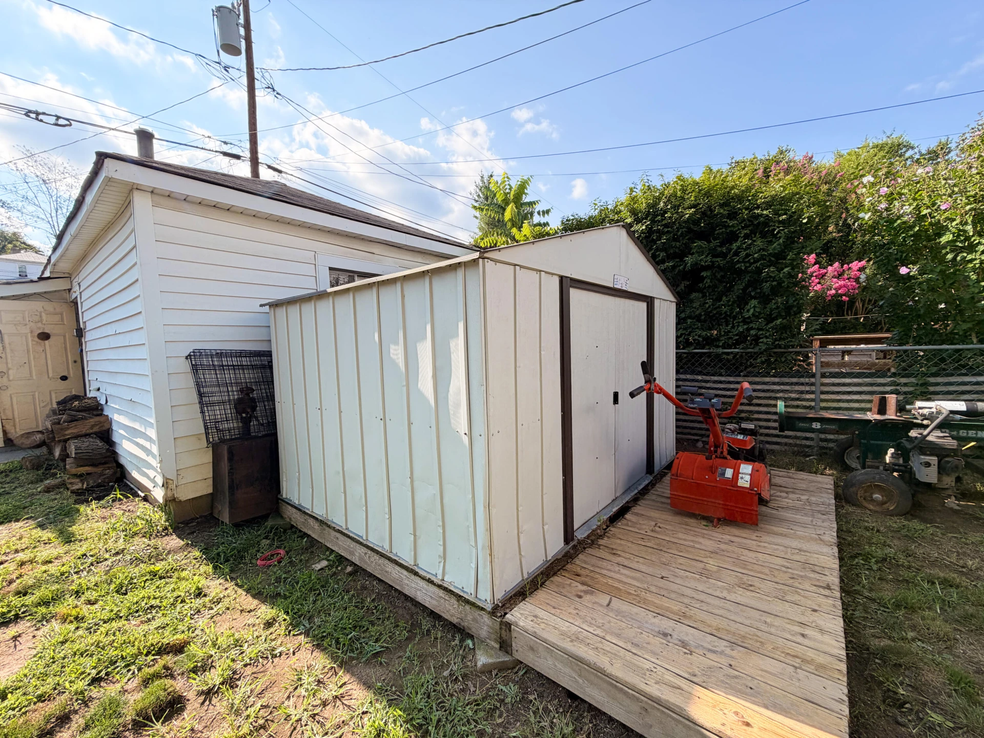 605 Brussels AVE - Photo 45