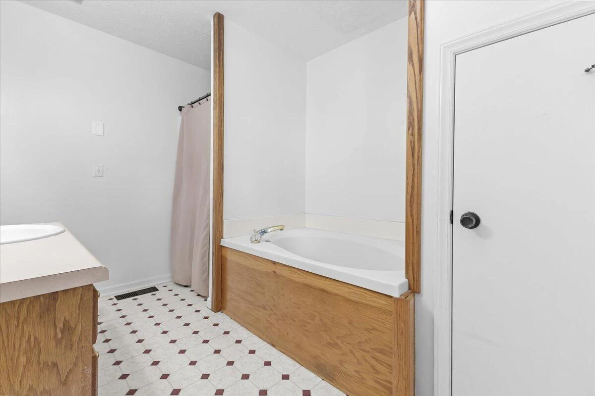 9541 Franklin ST - Photo 16