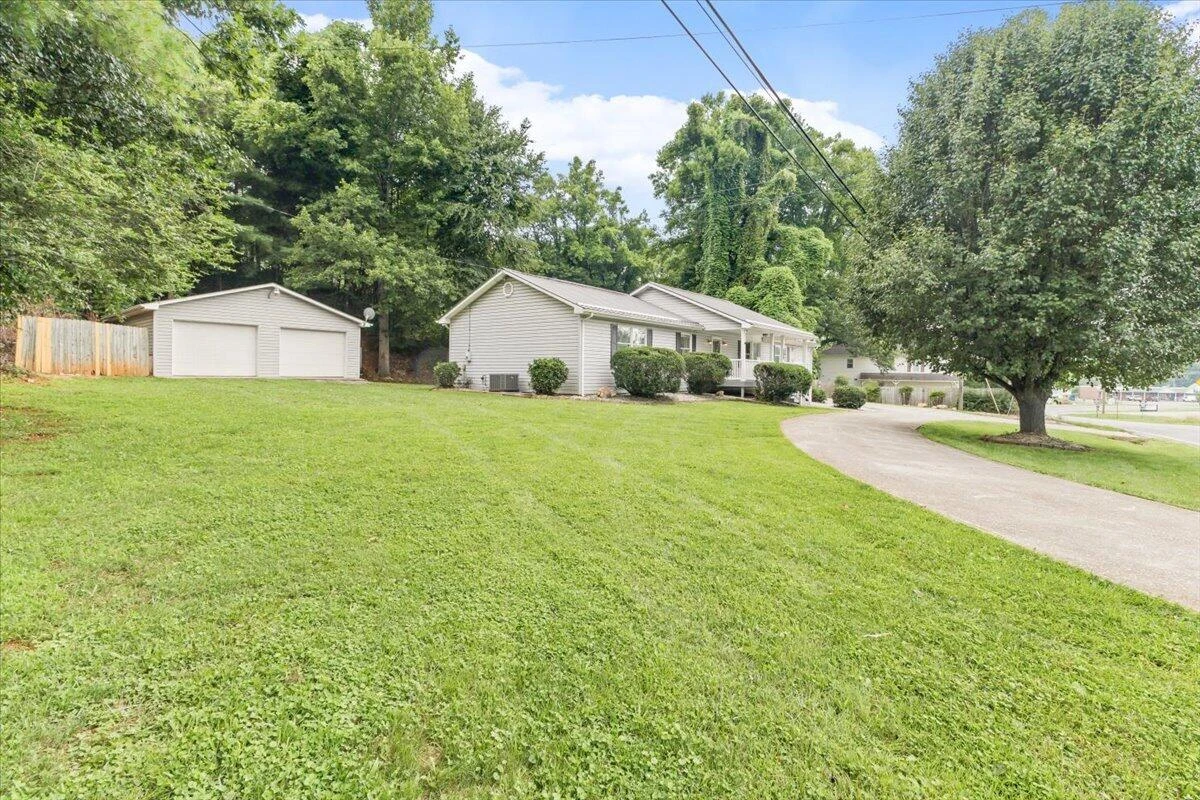 9541 Franklin ST - Photo 29