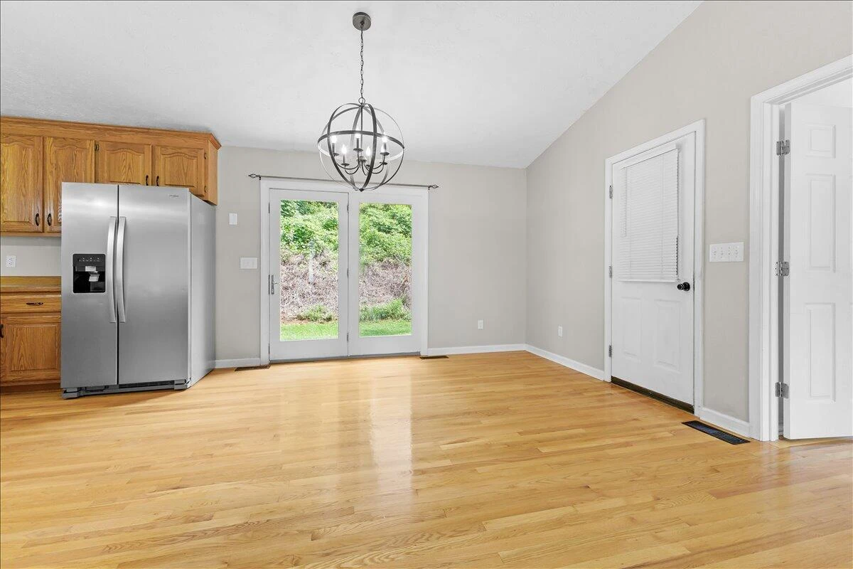 9541 Franklin ST - Photo 9