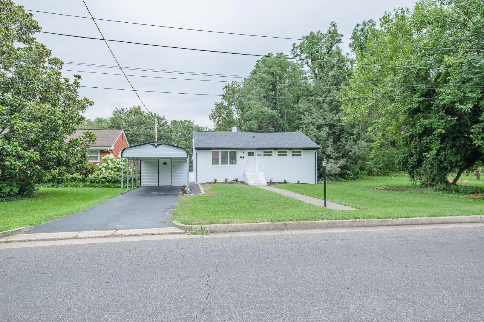 1629 Golfside AVE NW - Photo 2