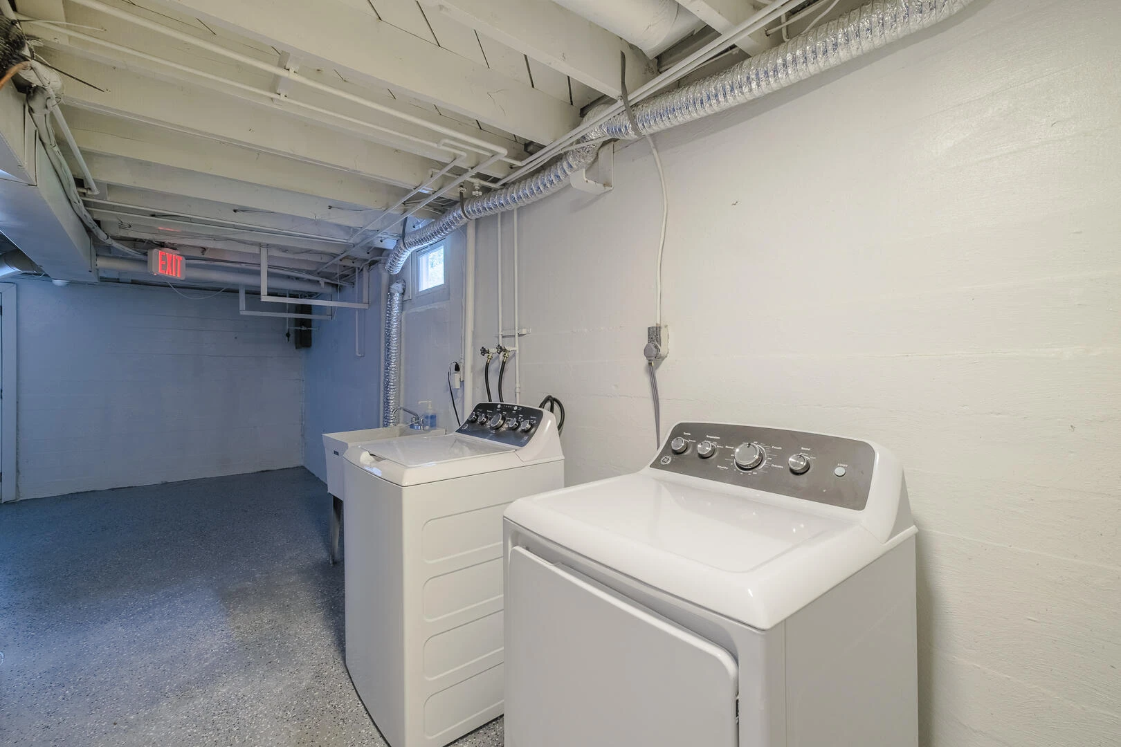 1629 Golfside AVE NW - Photo 31