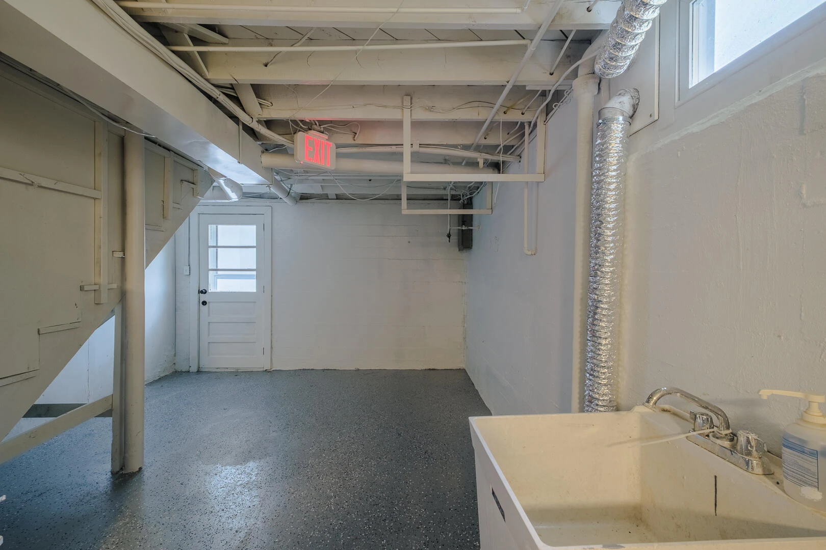 1629 Golfside AVE NW - Photo 32