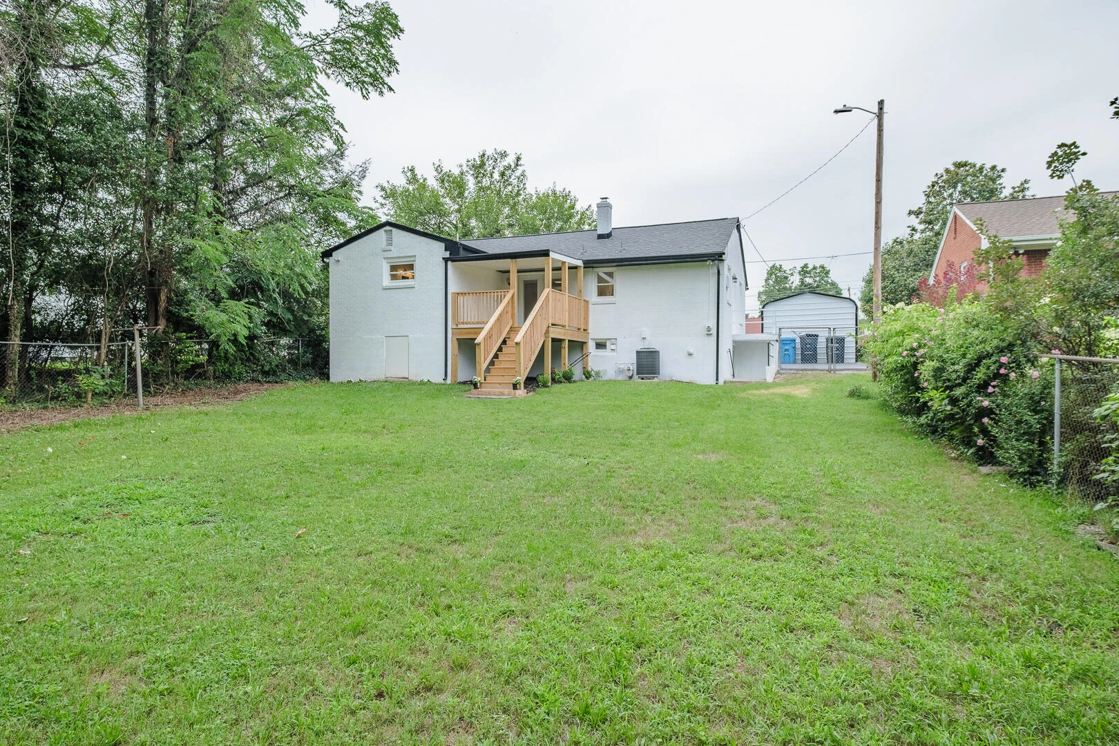 1629 Golfside AVE NW - Photo 37