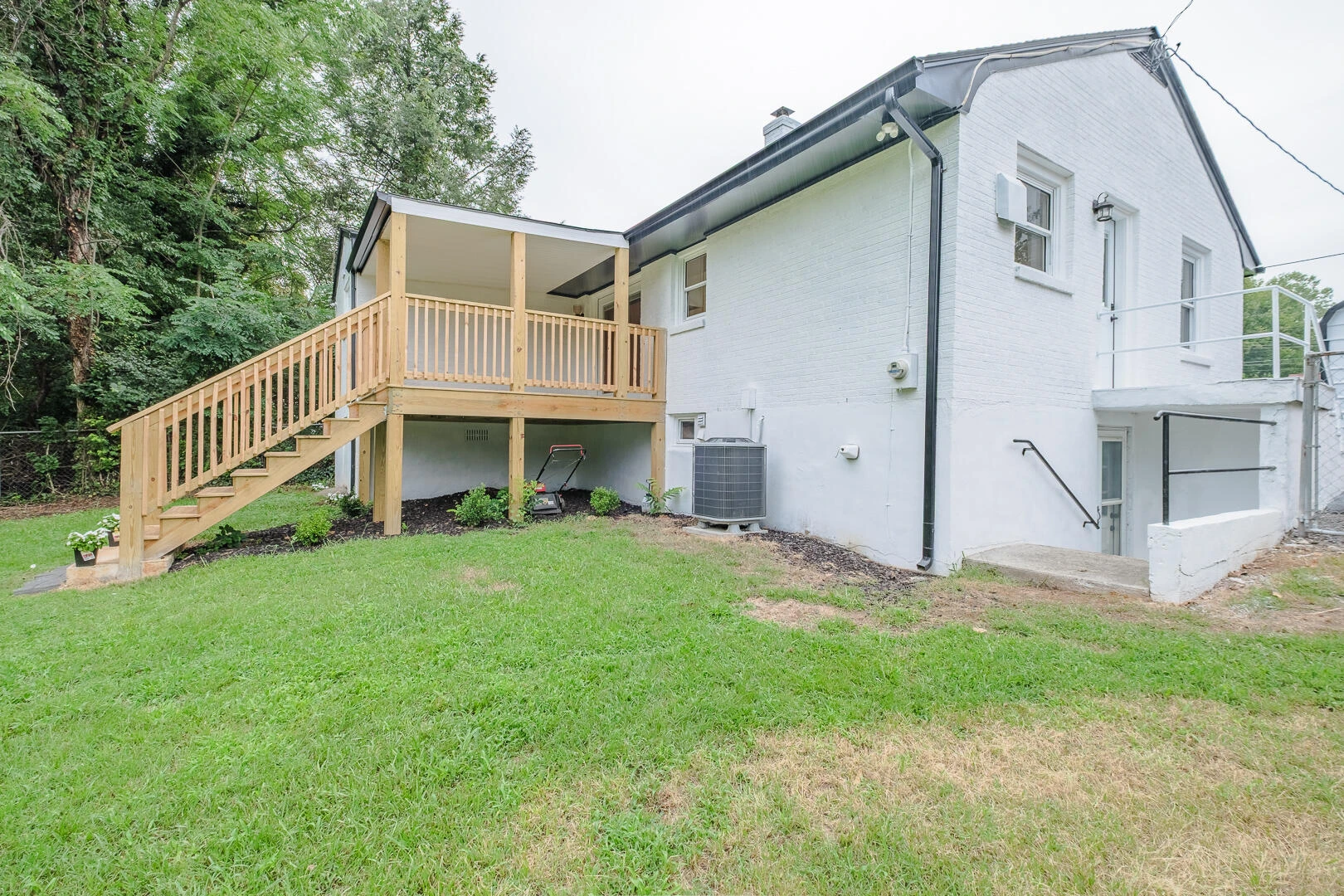 1629 Golfside AVE NW - Photo 39