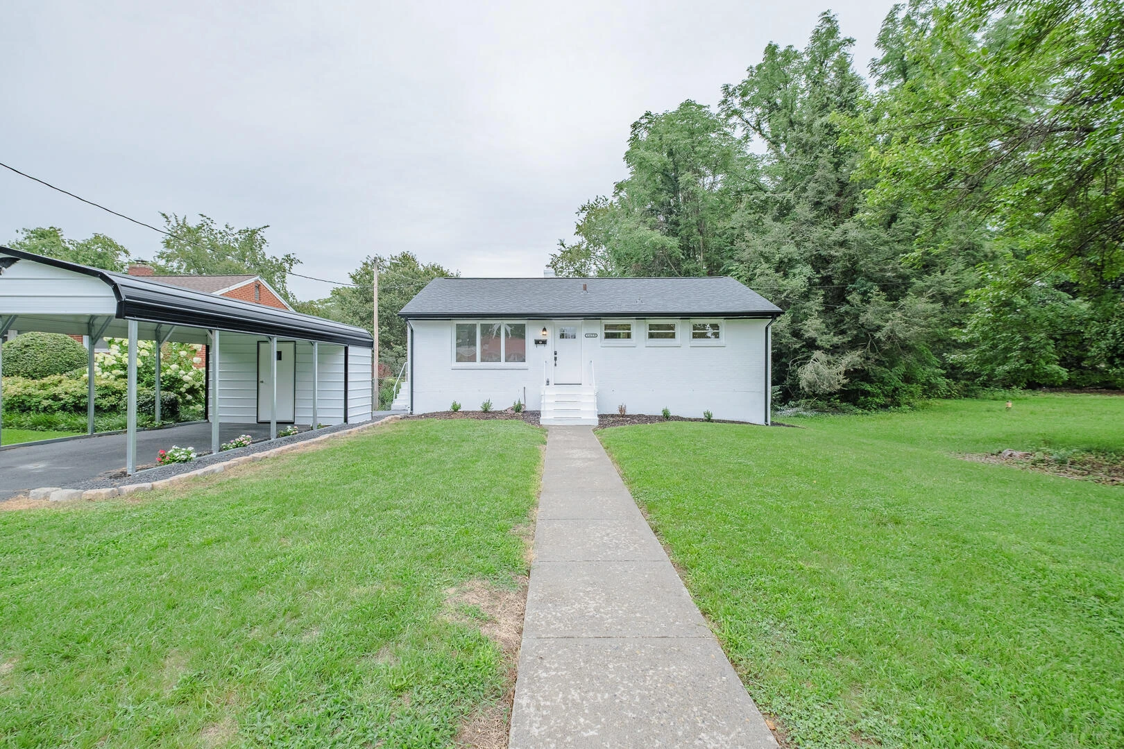 1629 Golfside AVE NW - Photo 4