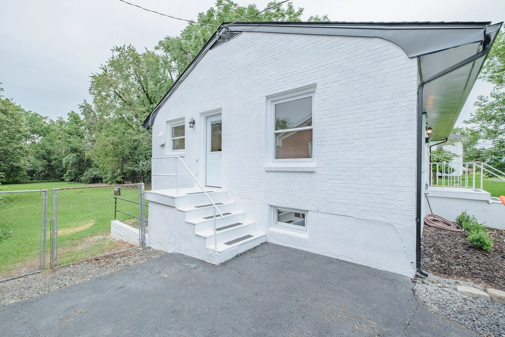 1629 Golfside AVE NW - Photo 40