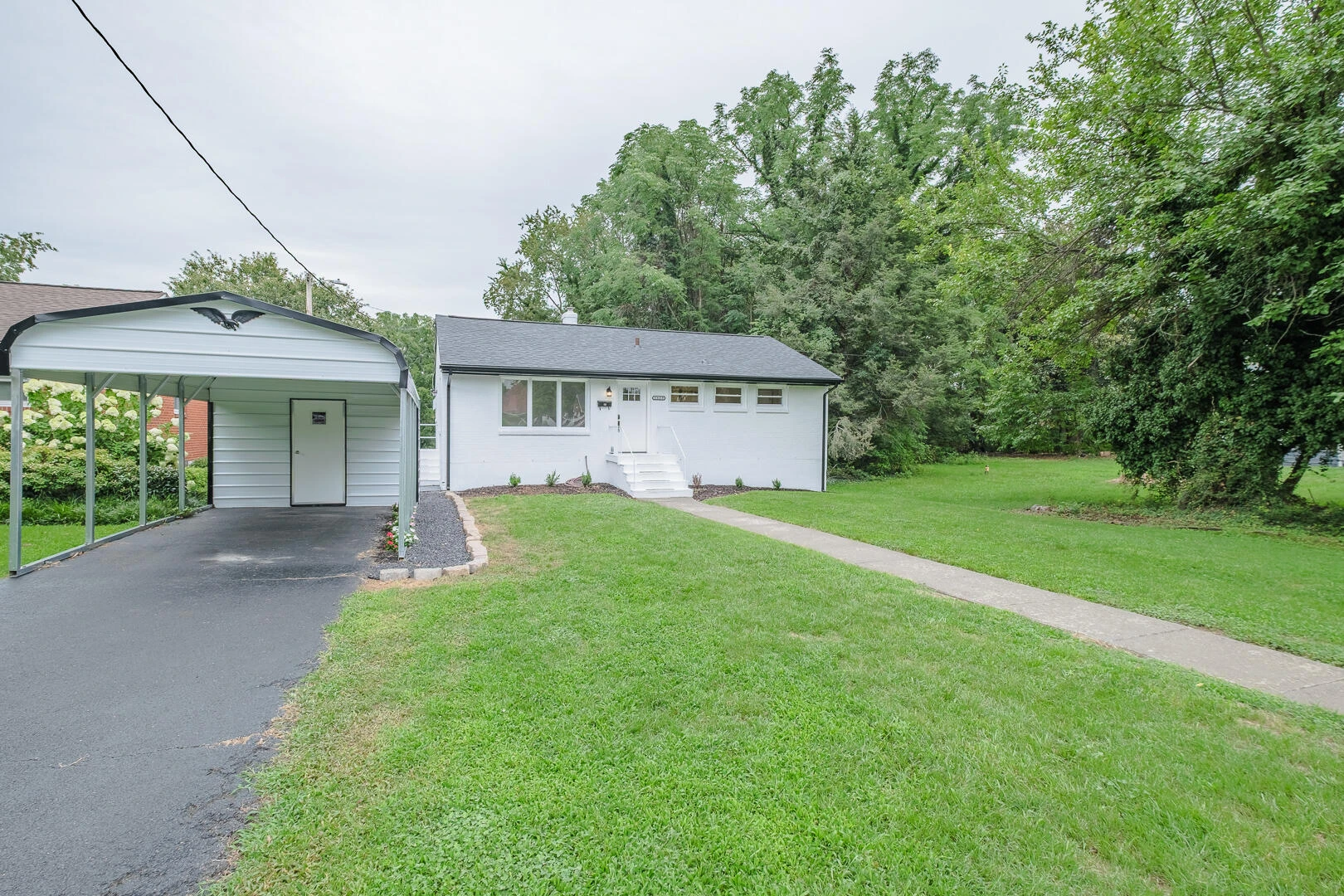 1629 Golfside AVE NW - Photo 5