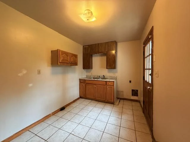 126 & 128 Troy AVE NE - Photo 4