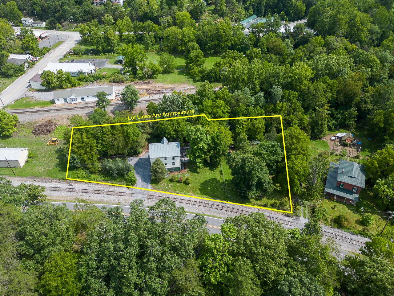76 Main St - Photo 2