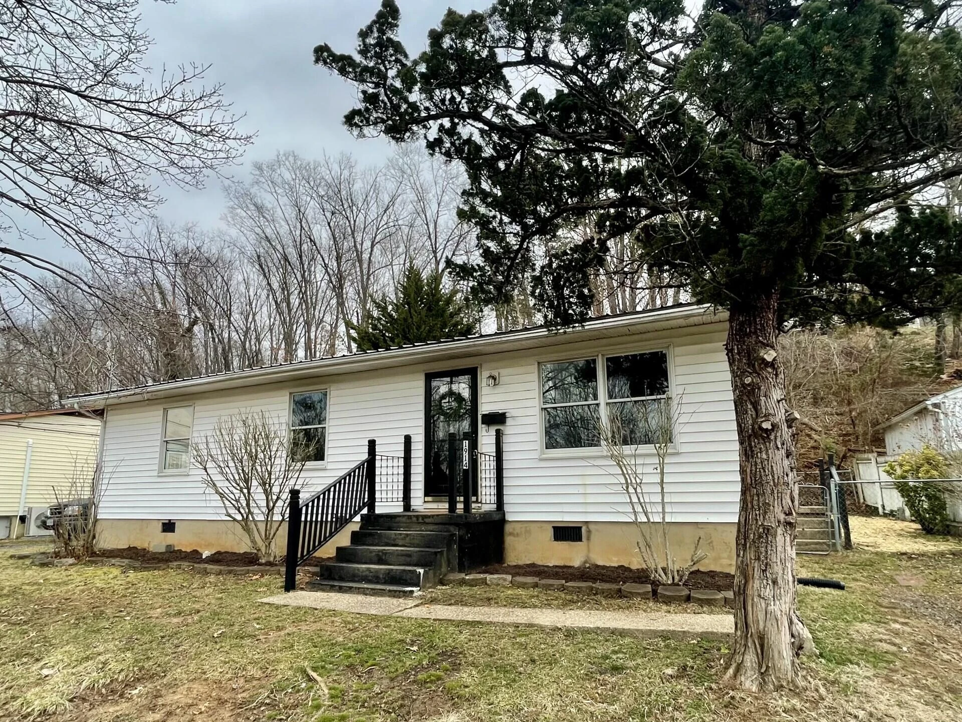1914 Cedar Ave