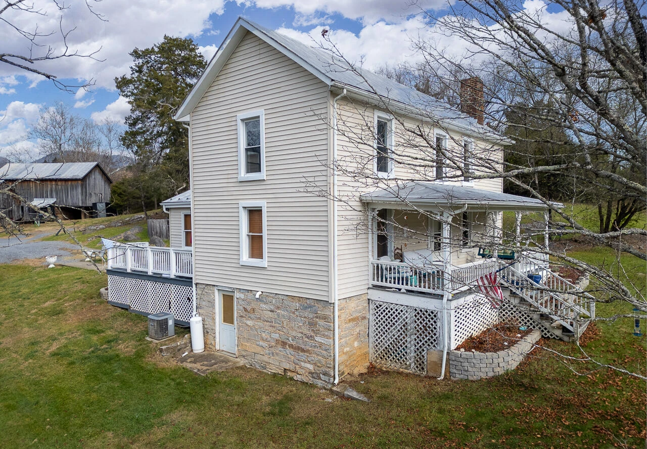 30 Toad Hall Ln