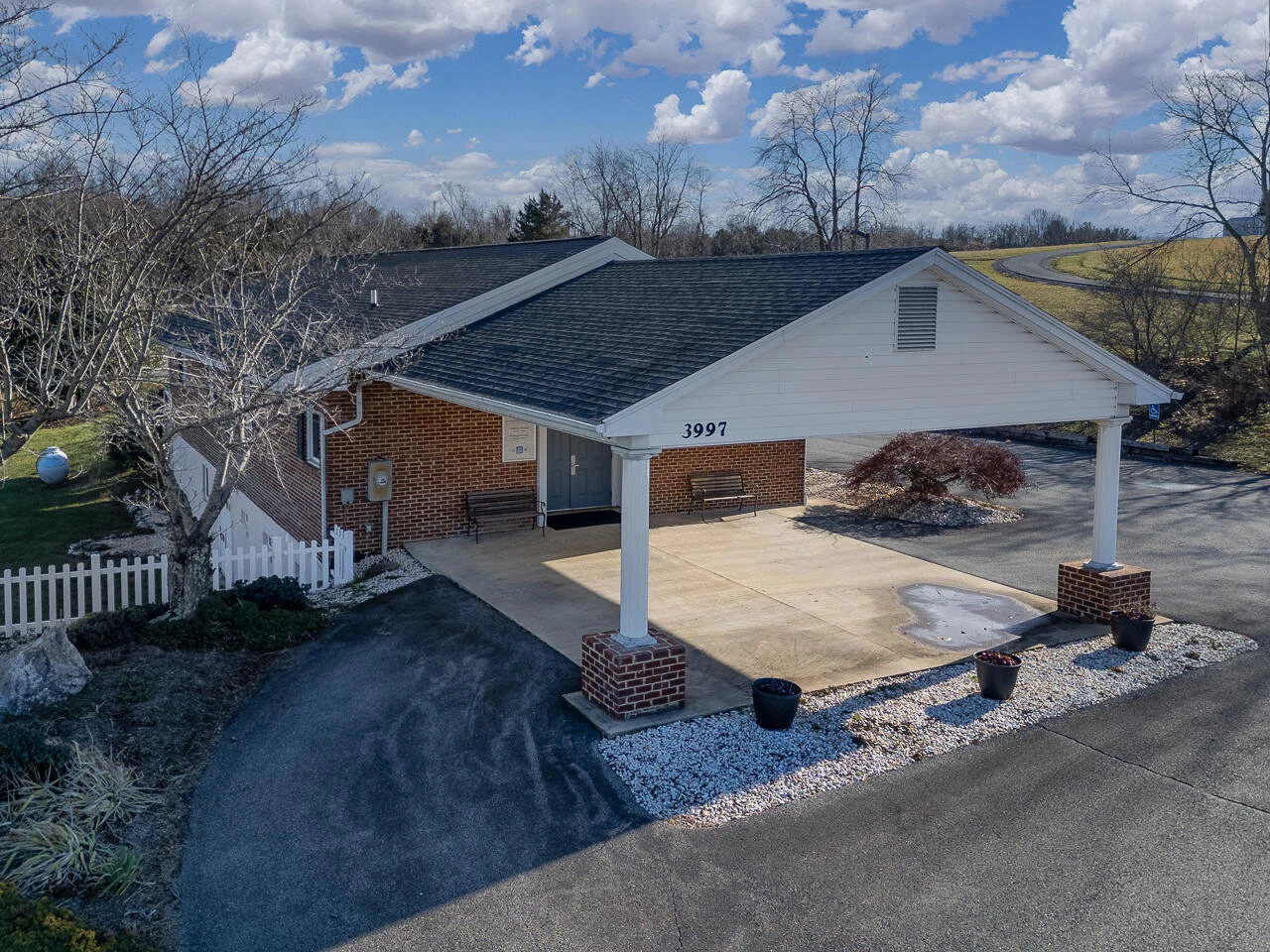 3997 S LEE Highway - Photo 2