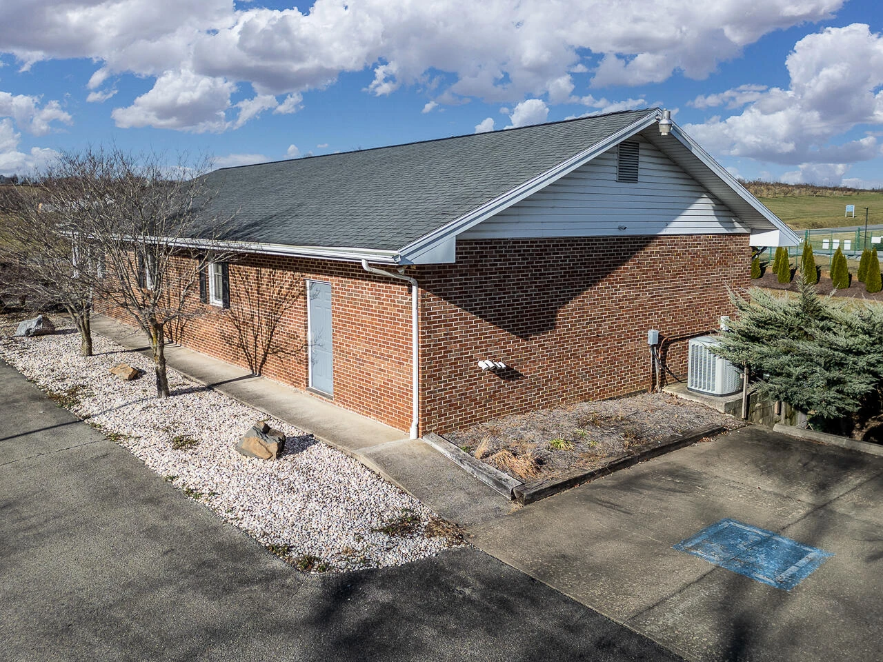 3997 S LEE Highway - Photo 3