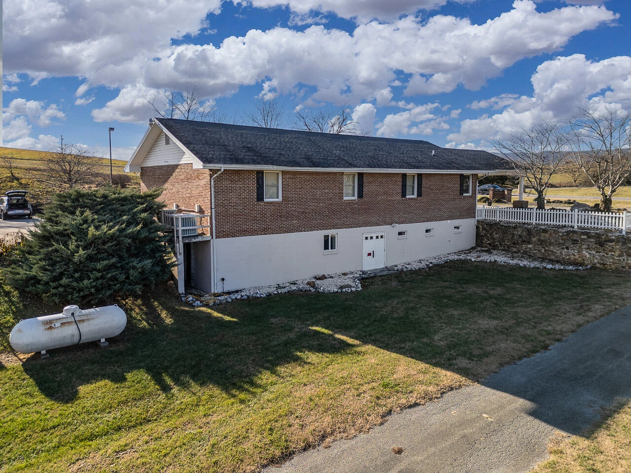 3997 S LEE Highway - Photo 4