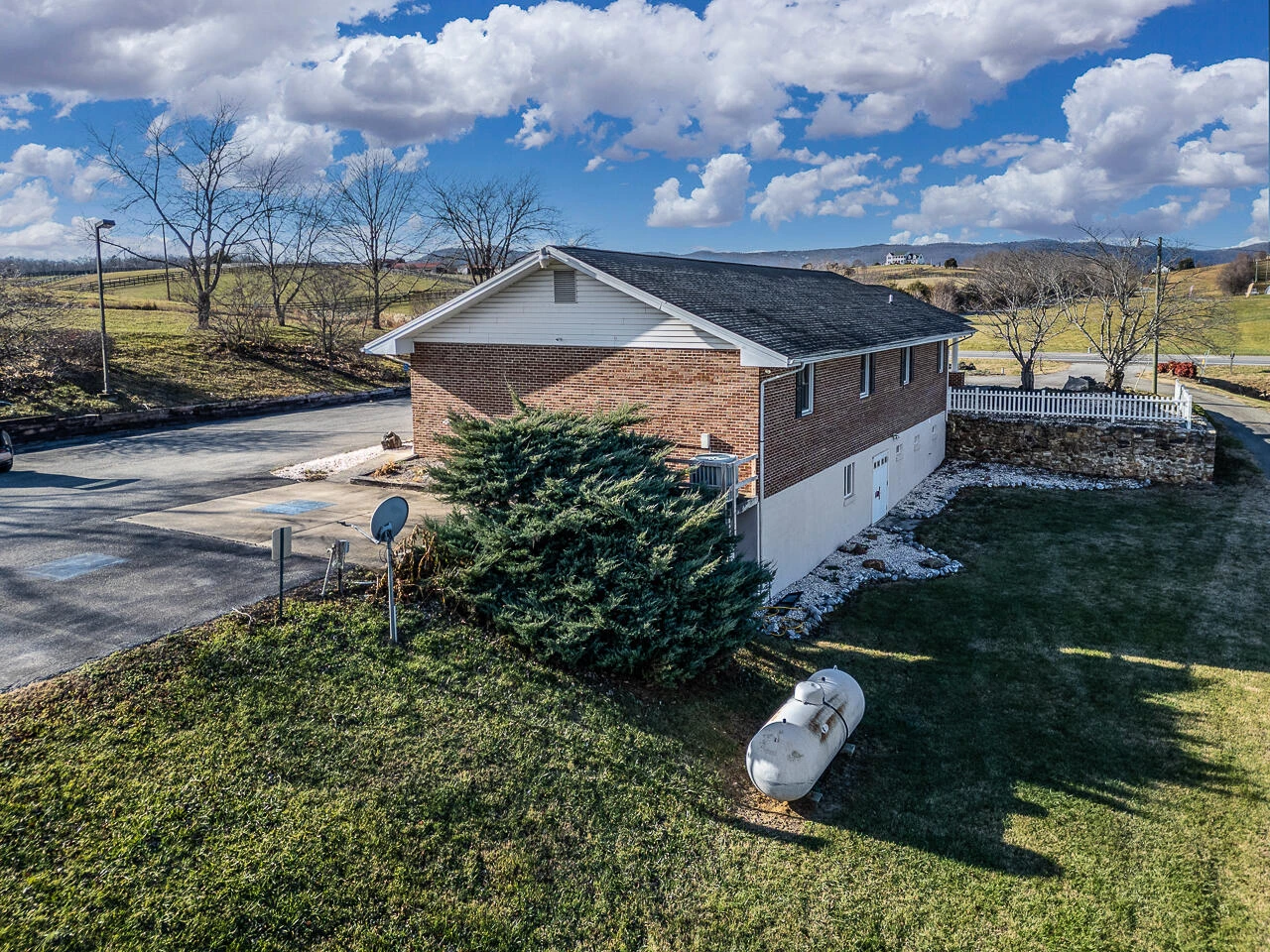 3997 S LEE Highway - Photo 5