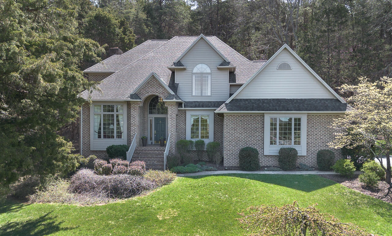 9 Evergreen Tree Dr