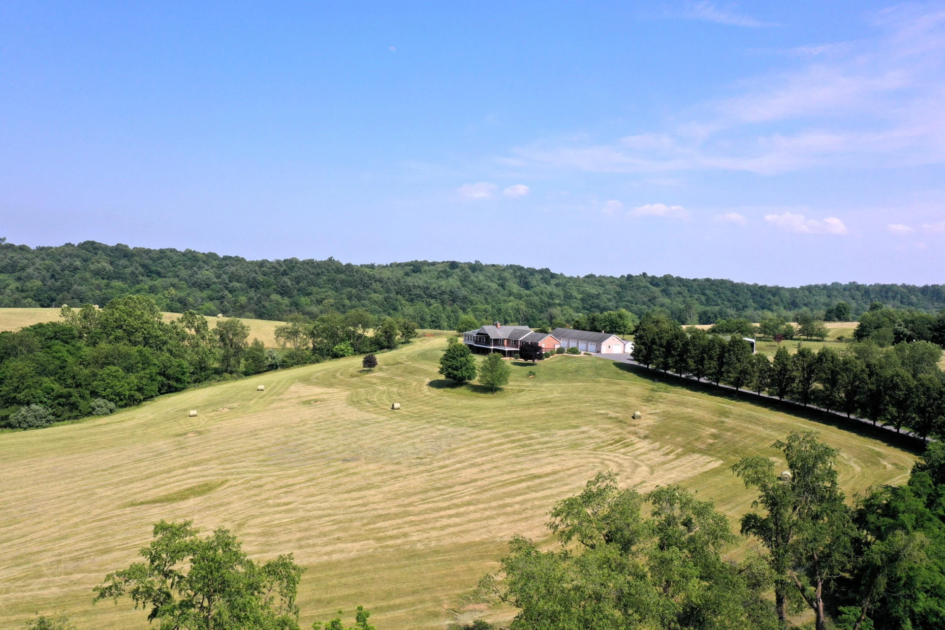 162 Trinity Ln - Photo 3