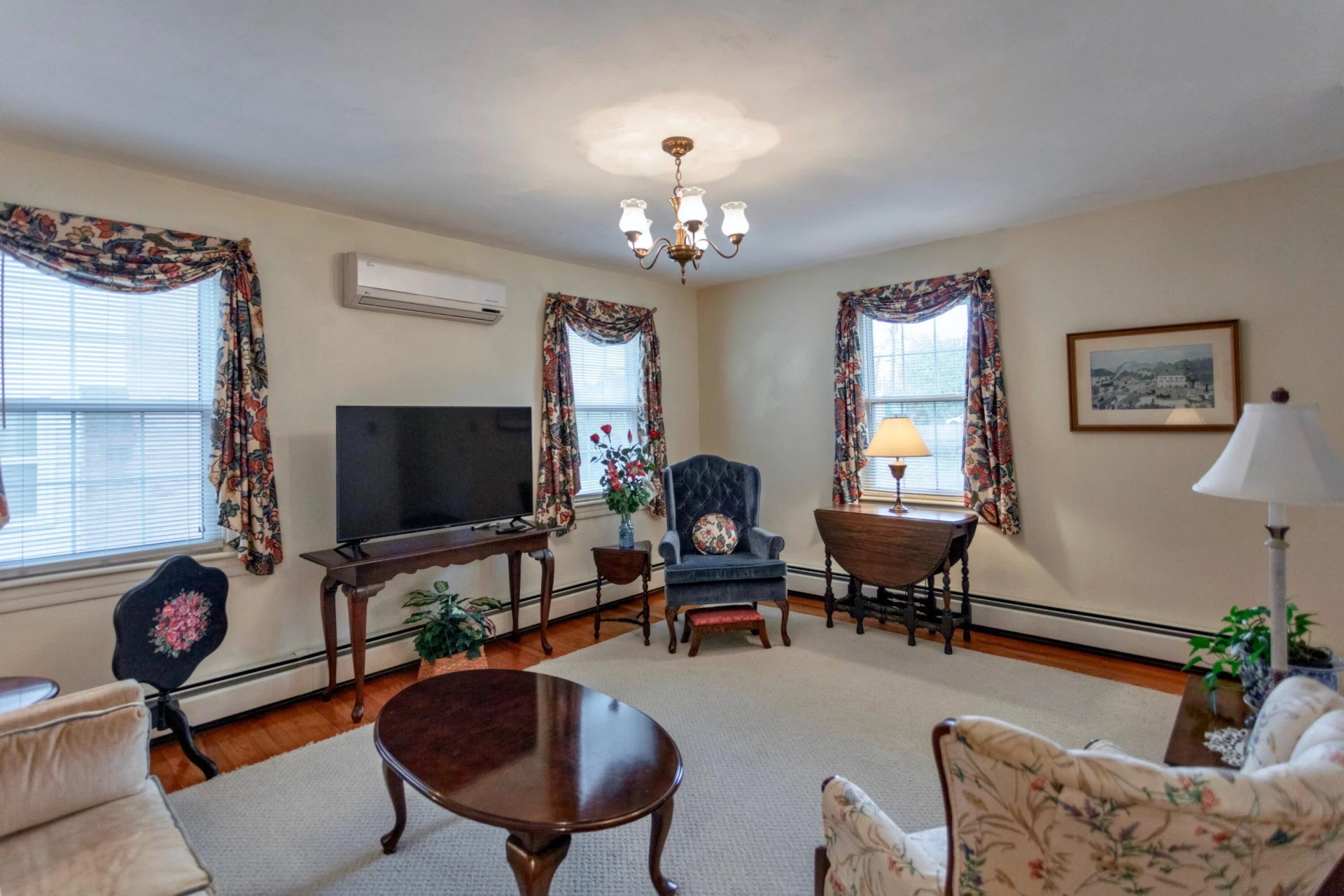 809 S Main St - Photo 3