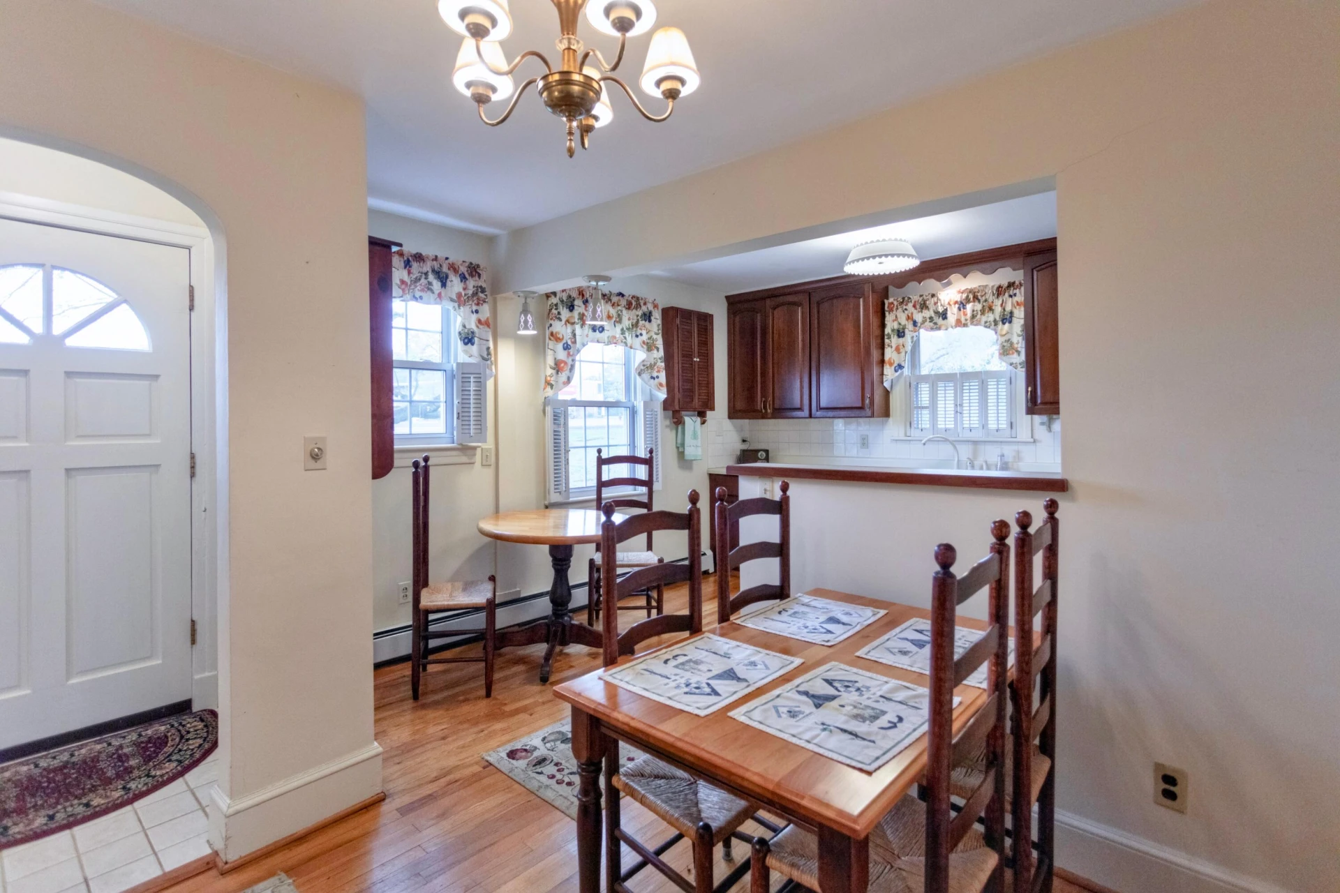 809 S Main St - Photo 5