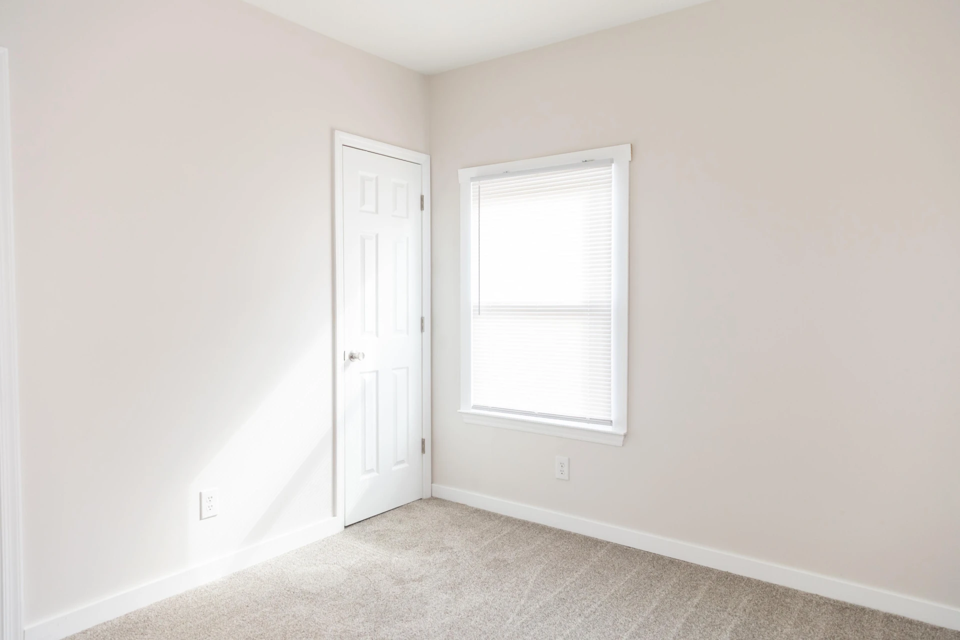 825 W 29th St - Photo 10