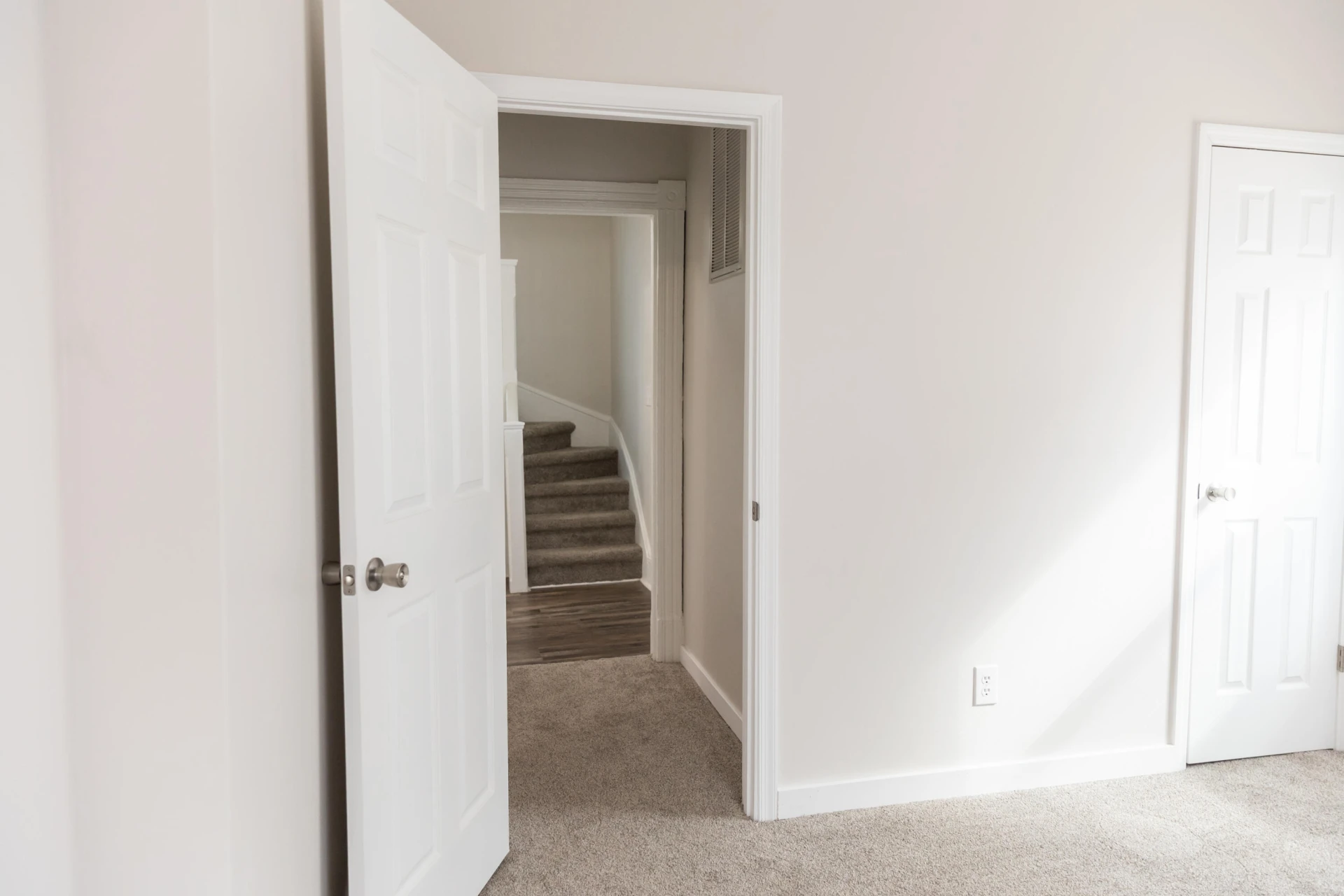825 W 29th St - Photo 11