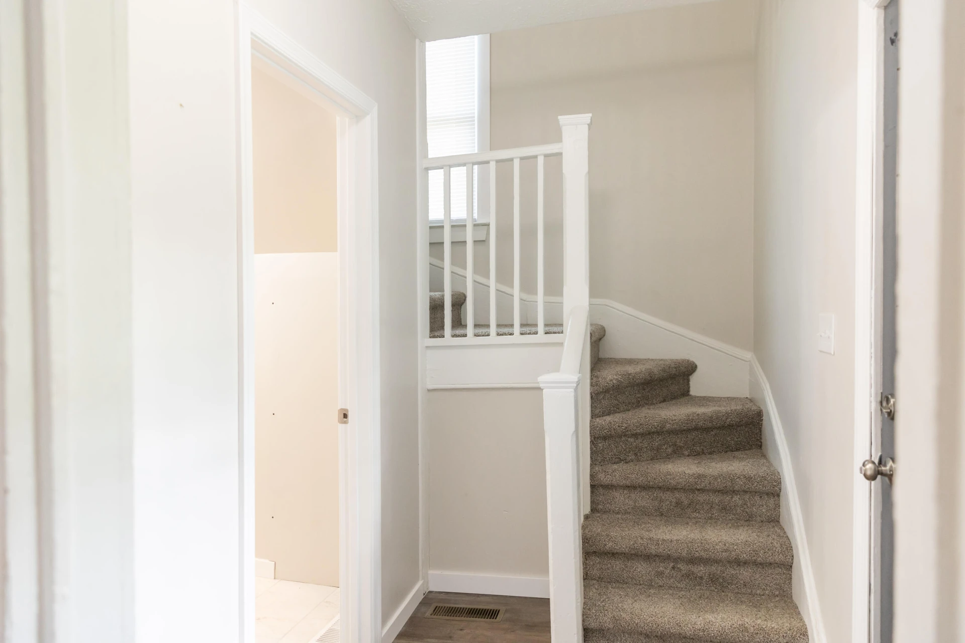 825 W 29th St - Photo 13
