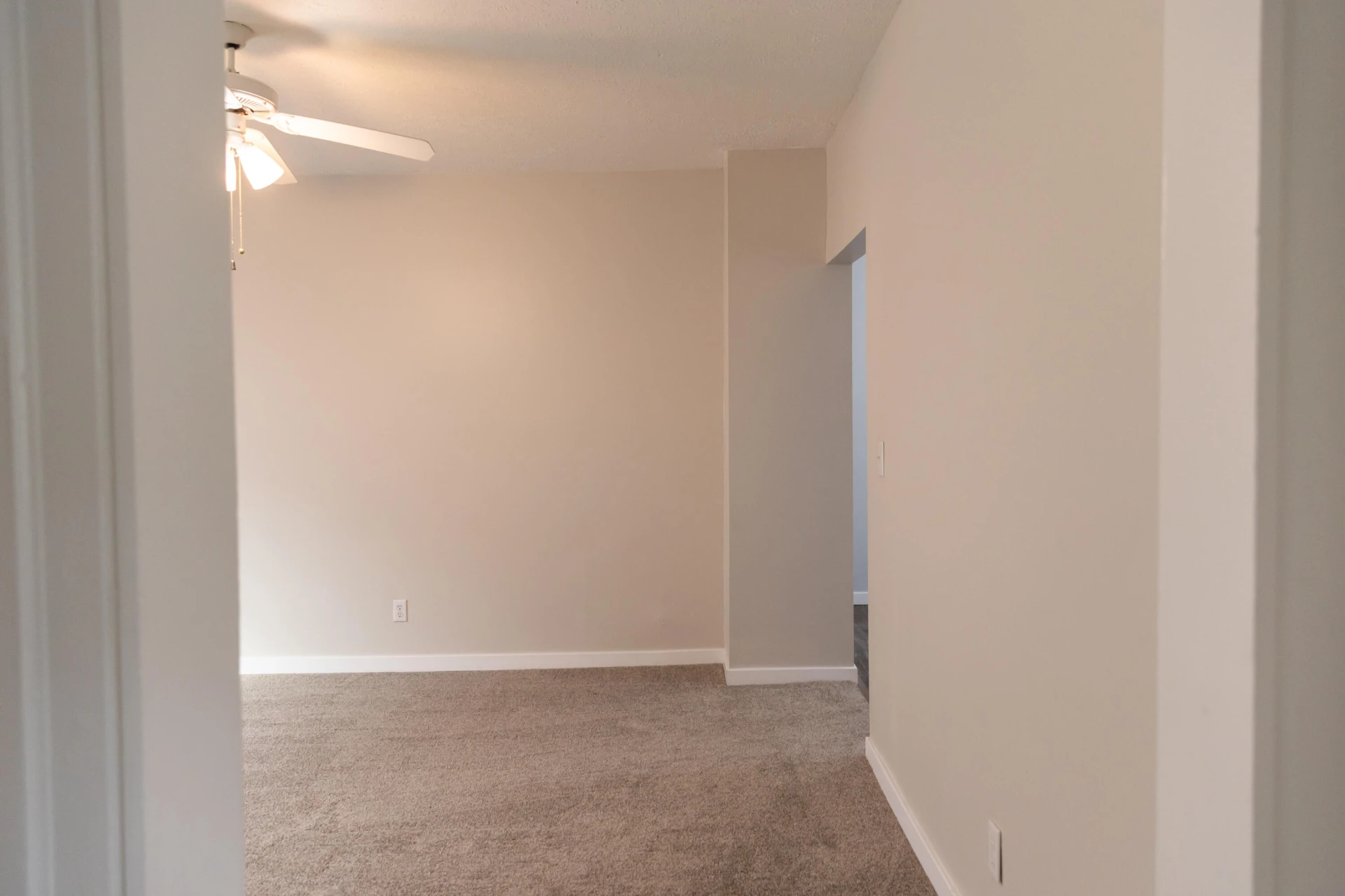 825 W 29th St - Photo 14