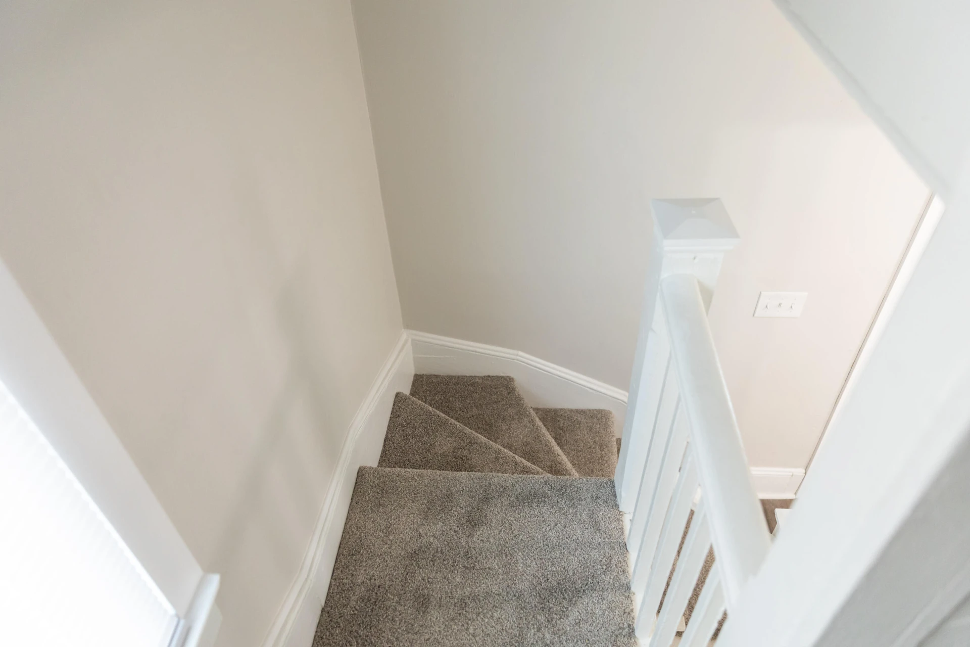 825 W 29th St - Photo 32