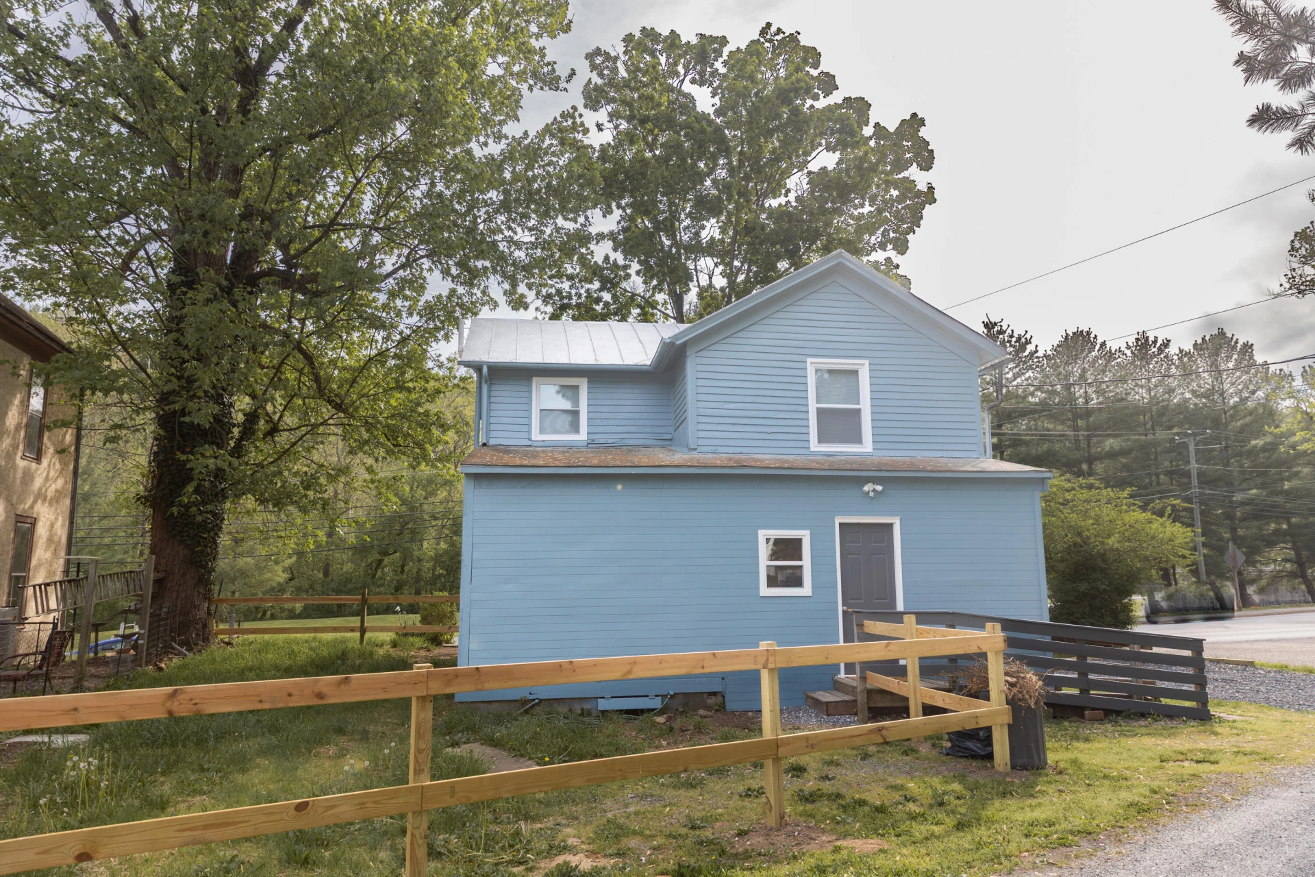 825 W 29th St - Photo 38