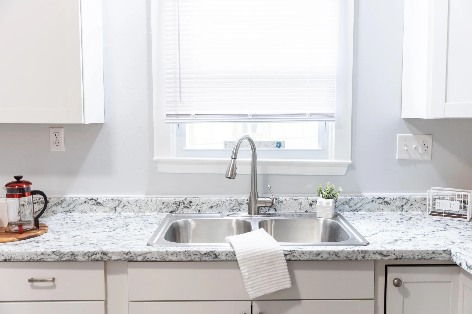 825 W 29th St - Photo 5