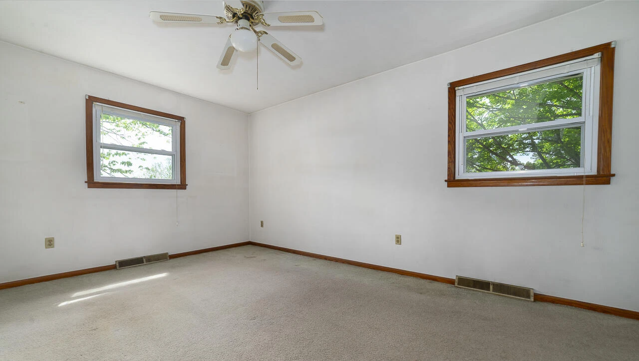2311 Holly Ave - Photo 14