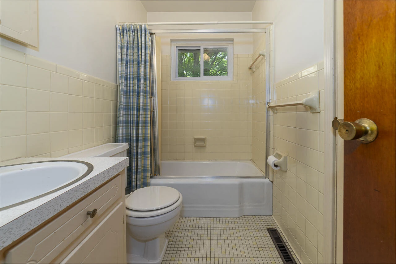 2311 Holly Ave - Photo 18