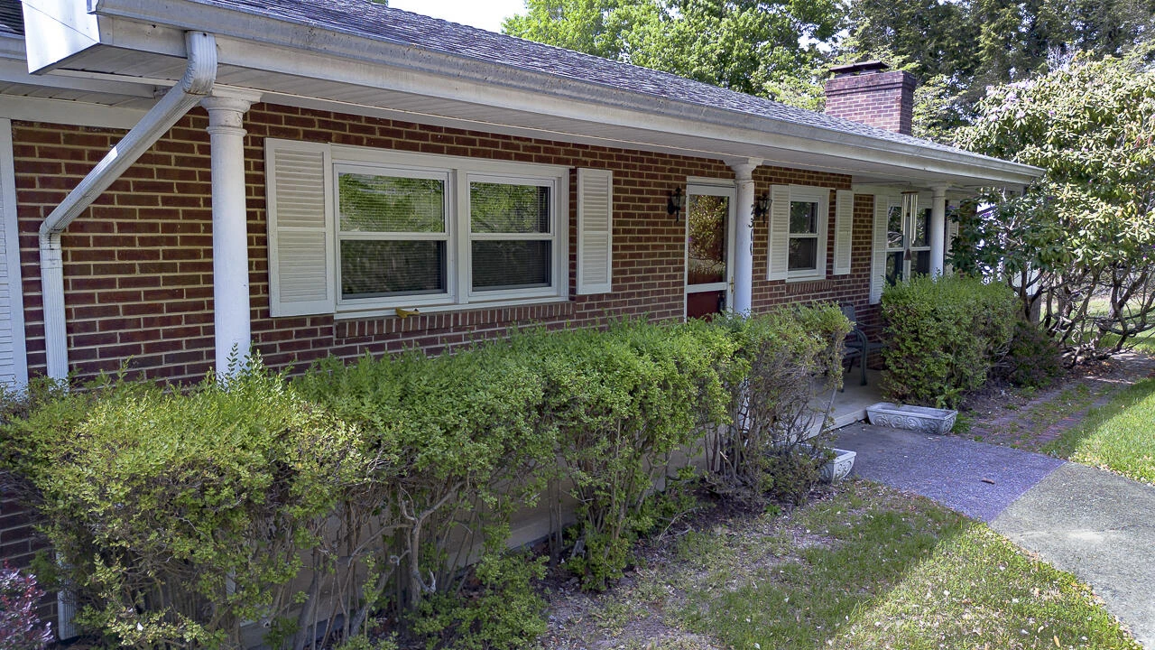 2311 Holly Ave - Photo 3
