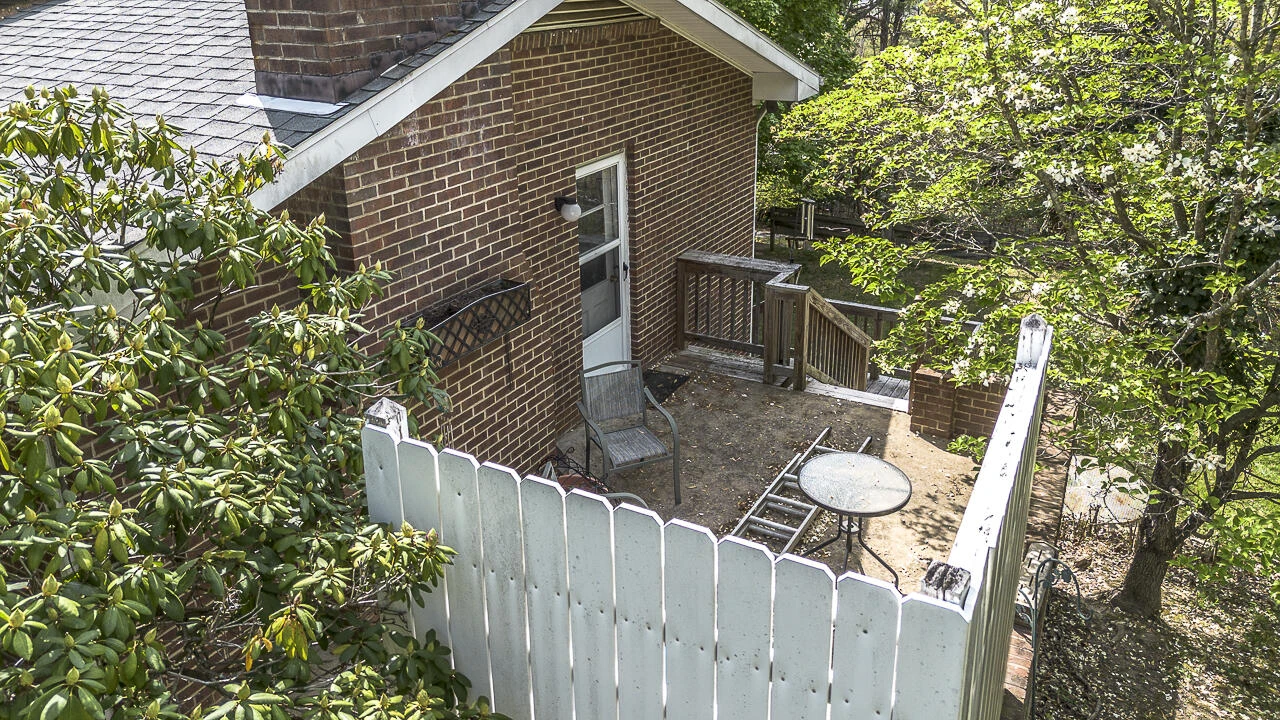 2311 Holly Ave - Photo 6