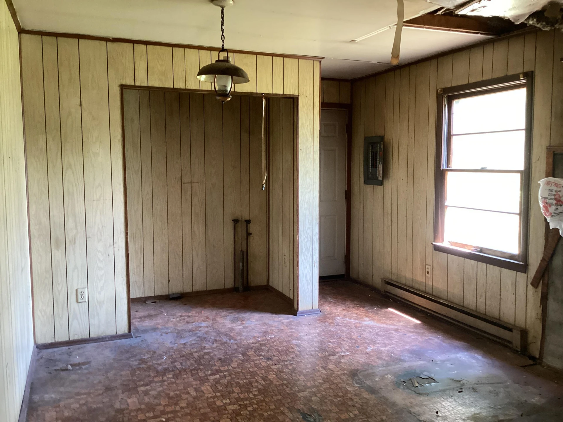 262 E 35th St - Photo 3