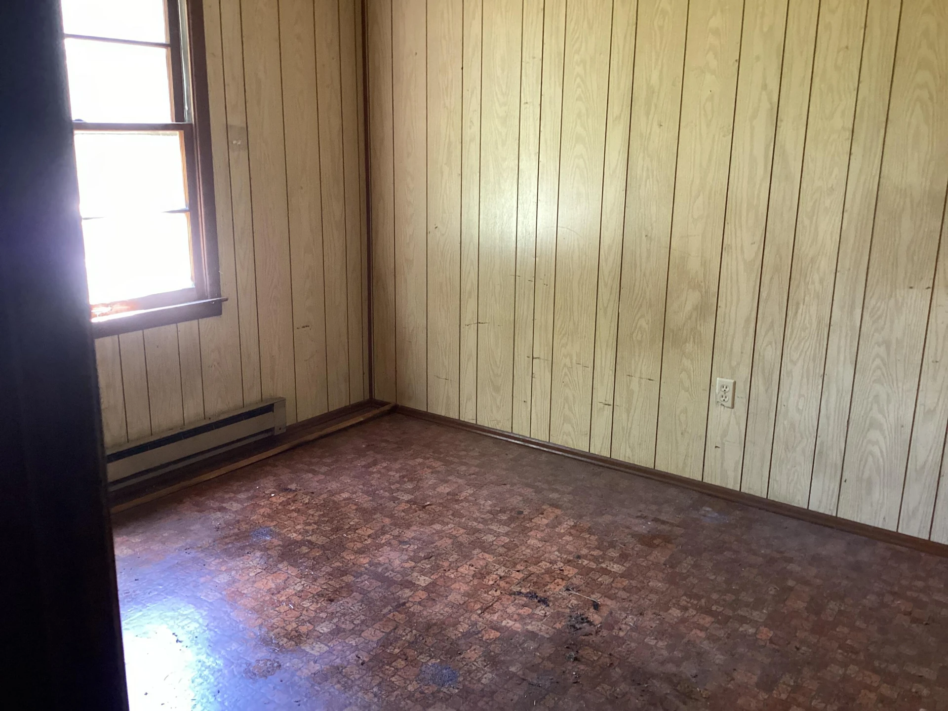 262 E 35th St - Photo 4