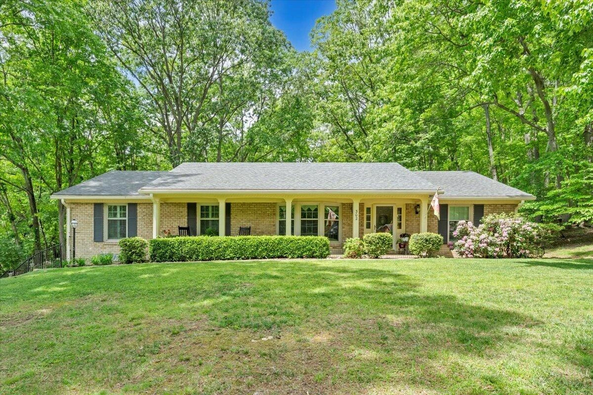 302 Woodland Rd
